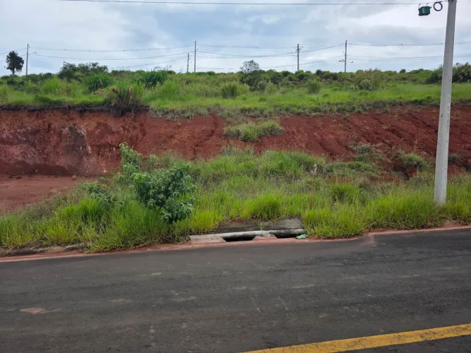Lote Documentado em Águas de Lindoia -SP