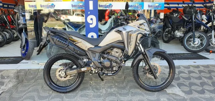 Honda Xre 300 Sahara Adventure 2024 Bege Único Dono