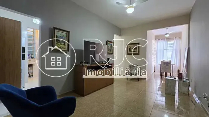 Belo apartamento esquina com Barão de Mesquita e junto ao Largo do Verdun, 2 quartos com v