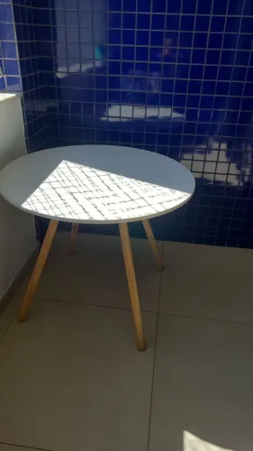 Vendo mesa Redonda 90 cm de diâmetro