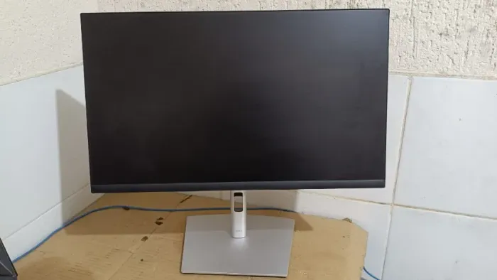 Monitor Dell P2422H - 23.8? Full HD Resolução: 1920x1080 @ 60Hz (IPS)