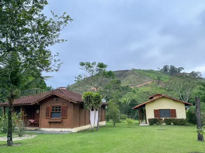 Fazenda/Sítio/Chácara para venda tem 3700 metros quadrados com 5 quartos