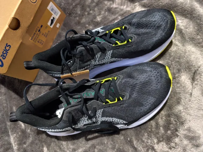 Tênis Asics Nova Blast 5