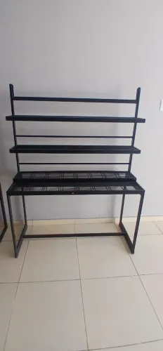 Estante de ferro