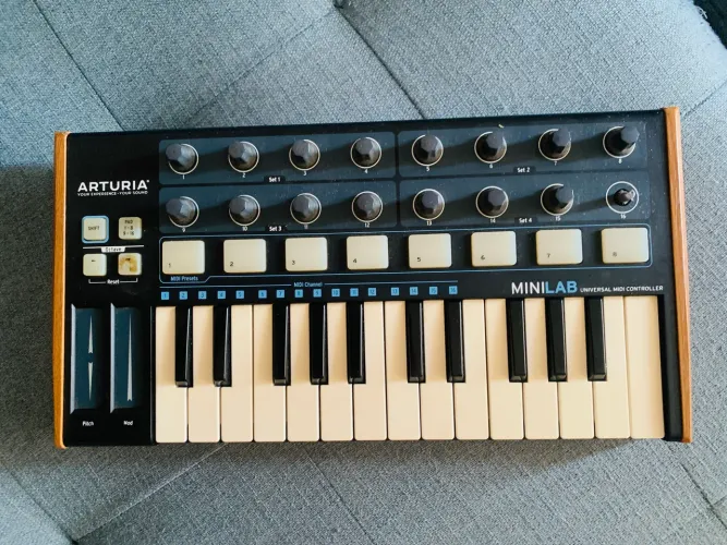 Controlador Arturia Minilab 