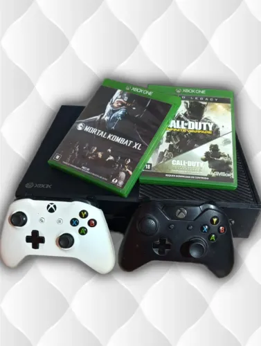 Xbox One FAT Completo na Caixa + 2 Jogos + 2 Controles