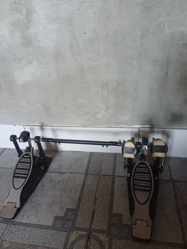 Pedal duplo para bateria