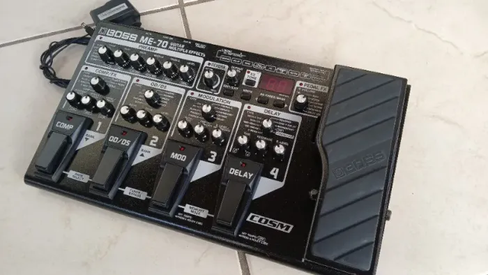 Pedaleira Boss ME70 ME 70 com fonte. OPORTUNIDADE.