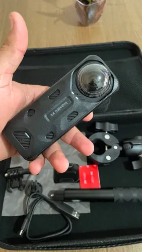 Camera Insta 360 x4