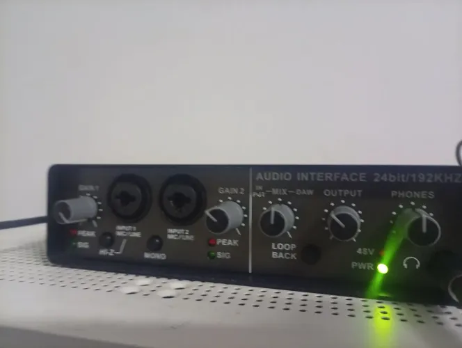 Interface de áudio profissional 