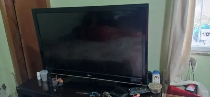 Vendo TV LG 42 polegadas não é smart