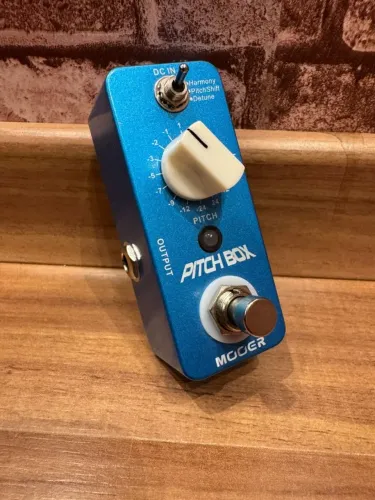 Pedal Mooer Pitch Box Harmony , Pitch e Detune ( Bem Novinho )