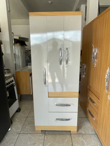 Guarda Roupa de solteiro 3 portas