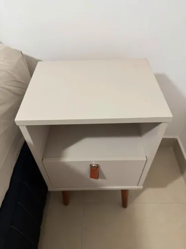 Par de mesa de cabeceira com 1 gaveta