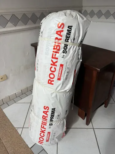 Peça inteira De LÃ DE ROCHA