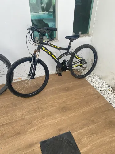 Bicicleta Caloi aro 24 Max front