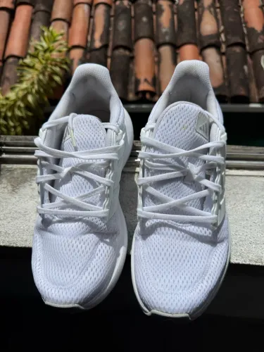 Tênis adidas TAM 37