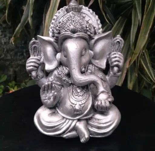 Ganesha em gesso