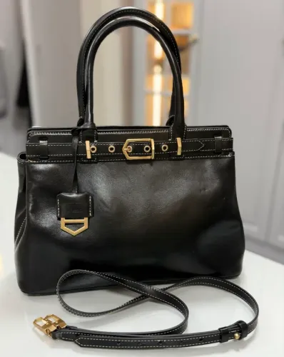 Bolsa Arezzo Couro Grande Bag Charm Victória