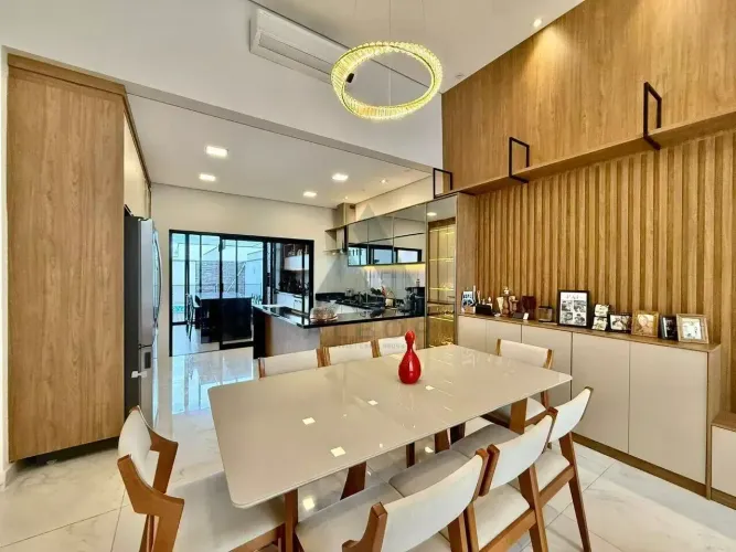 Casa com 3 quartos e piscina à venda - Condomínio Golden Ville - Itapetininga/SP