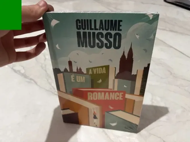 Livro A Vida é um Romance - Guillaume Musso - Novo Lacrado