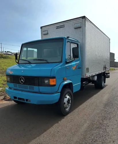 Caminhão 710 Mercedes Benz