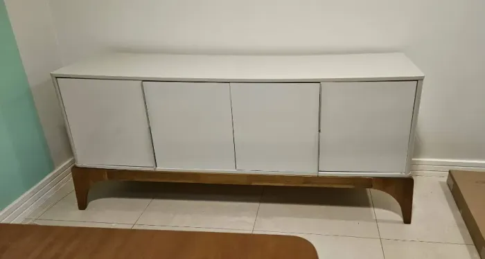 Buffet cinza