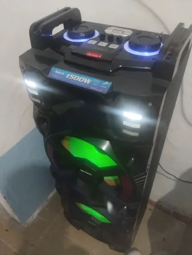 Caixa som 1500 VT valor 750$ no precinho. (ZAP *))