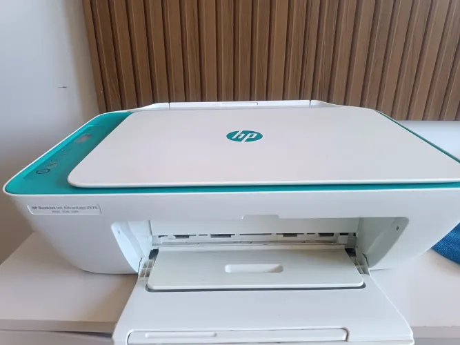 Vende se impressora Hp  modelo 2600.semi nova pouco uso não vem com cartucho .tem scaner