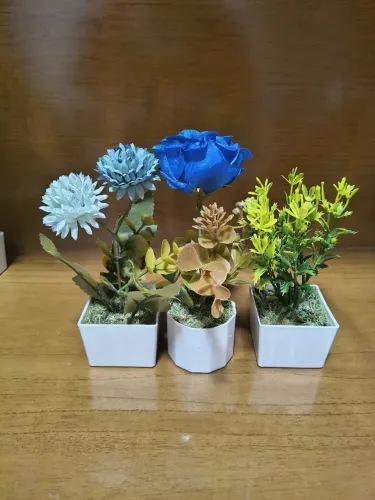 Vasinhos Flores artificiais 3 por 26,00