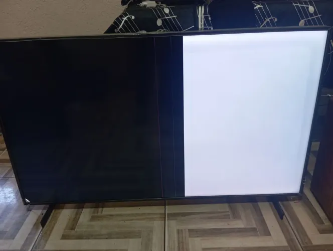 Tv Samsung the Frame 55 polegadas com defeito tela display