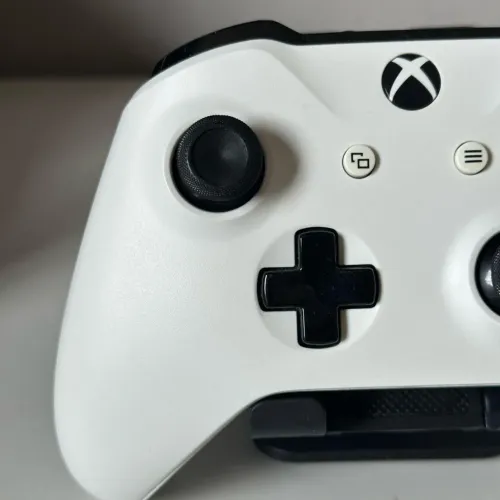Controle Xbox One semi novo
