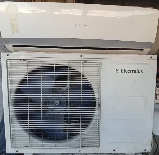 Ar condicionado 12000 BTUs R$ 700,00 *)