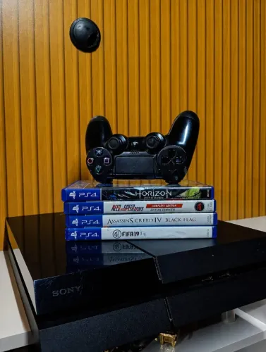 PS4 FAT COMPLETO COM 4 JOGOS ORIGINAIS + CONTROLE ORIGINAL
