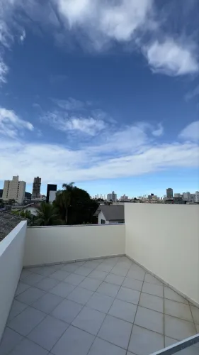 Vendo Sobrado Triplex em Camboriú