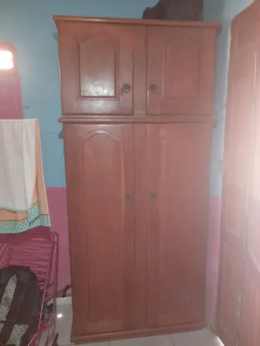 Vende-se guarda roupa solteiro