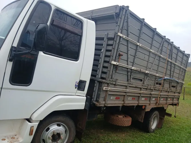 Cargo 814 .e pegar e trabalhar  135.000    aceita troca 