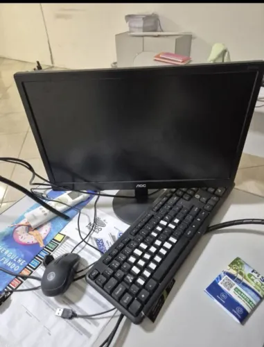 Computador celeron G5905 4gb memória SSD 240gb - Completo com monitor, teclado e mouse