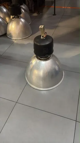 Refletores Industriais de Alumínio