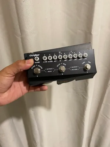 Pedaleira de Guitarra Cuvave