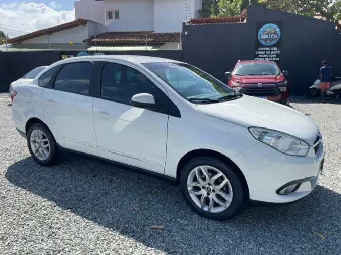 Fiat Grand Siena Essence 1.6 Flex 16V 2016