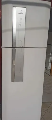 Geladeira Electrolux semi nova
