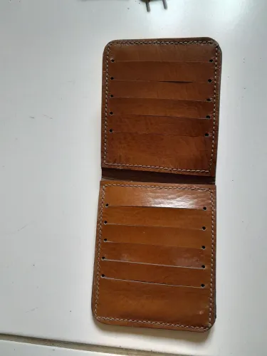 Kami Style 100# handed made Italian leather goods.