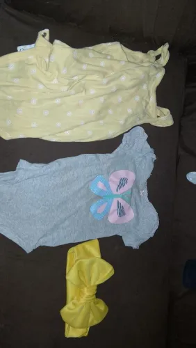 Desapegando roupa de menina