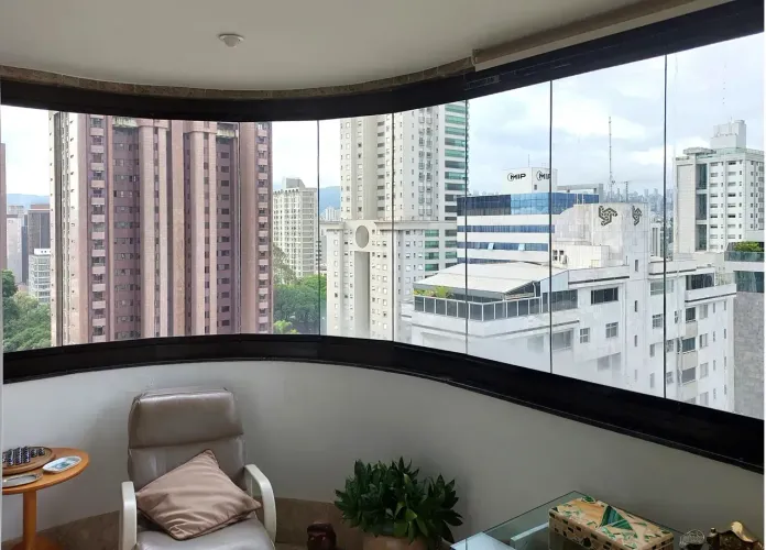 Cobertura para venda possui 352 metros quadrados com 4 quartos
