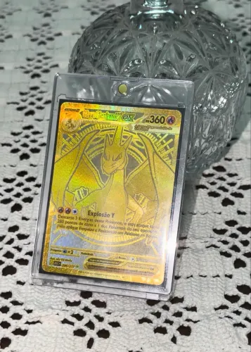 Carta Pokémon Mega Charizard Y Dourado NM