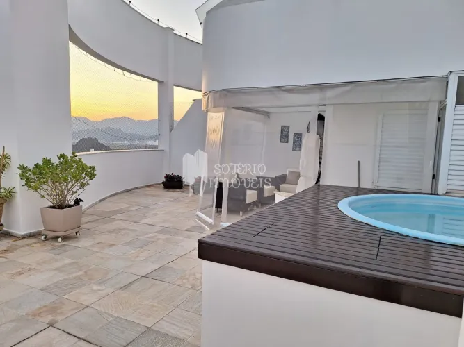 Cobertura no Cond. Barra Bali, 167m², vista panorâmica de 270°.