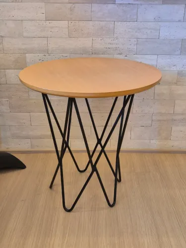 Mesa Lateral / de Apoio Redonda - Tok&Stok