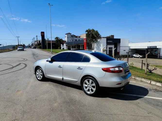Renault Fluence Sedan Privilège 2.0 16V Flex AUT 2012