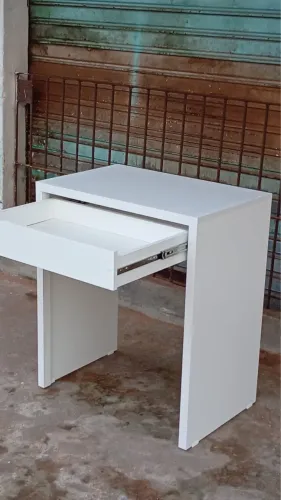 Mesa 100% mdf com gaveta